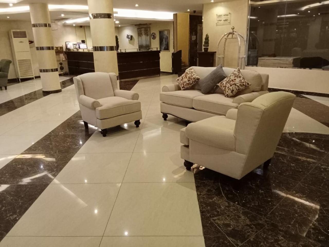Towlan Khurais Riaad Buitenkant foto